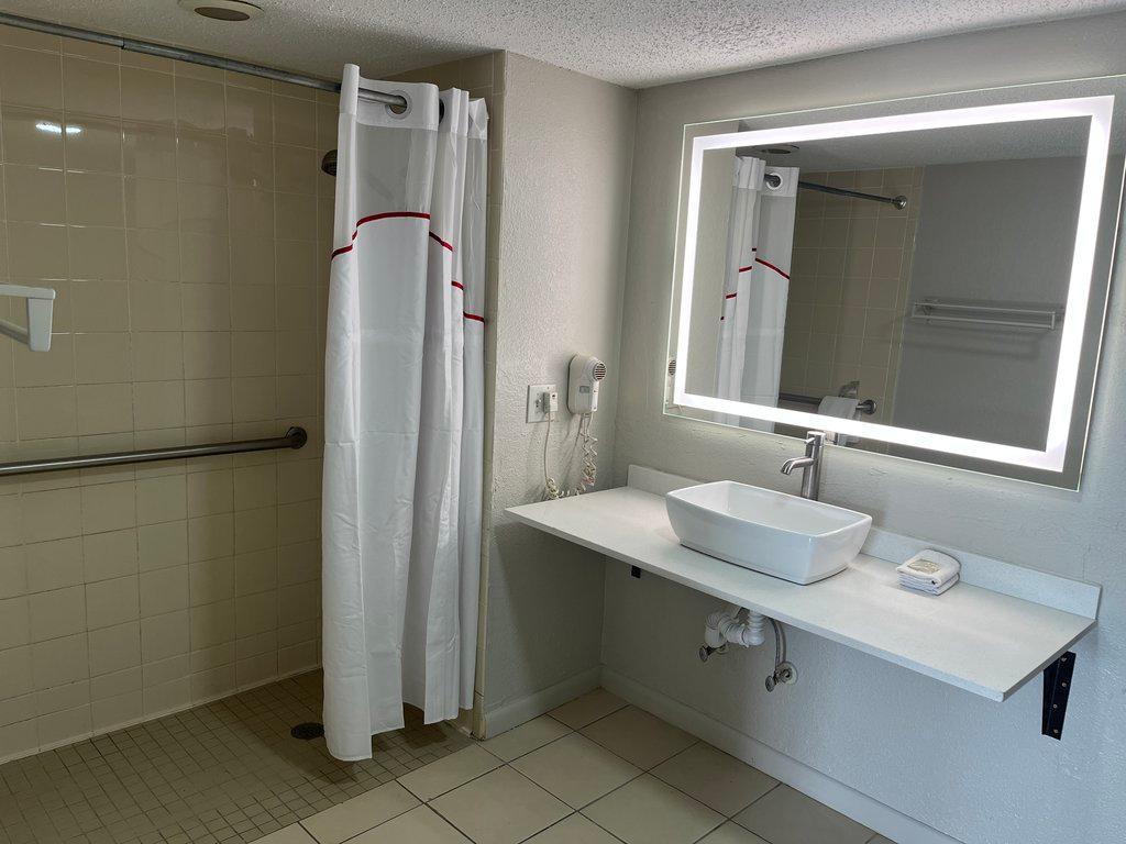 Red Roof Inn & Suites Monroe, Nc Экстерьер фото