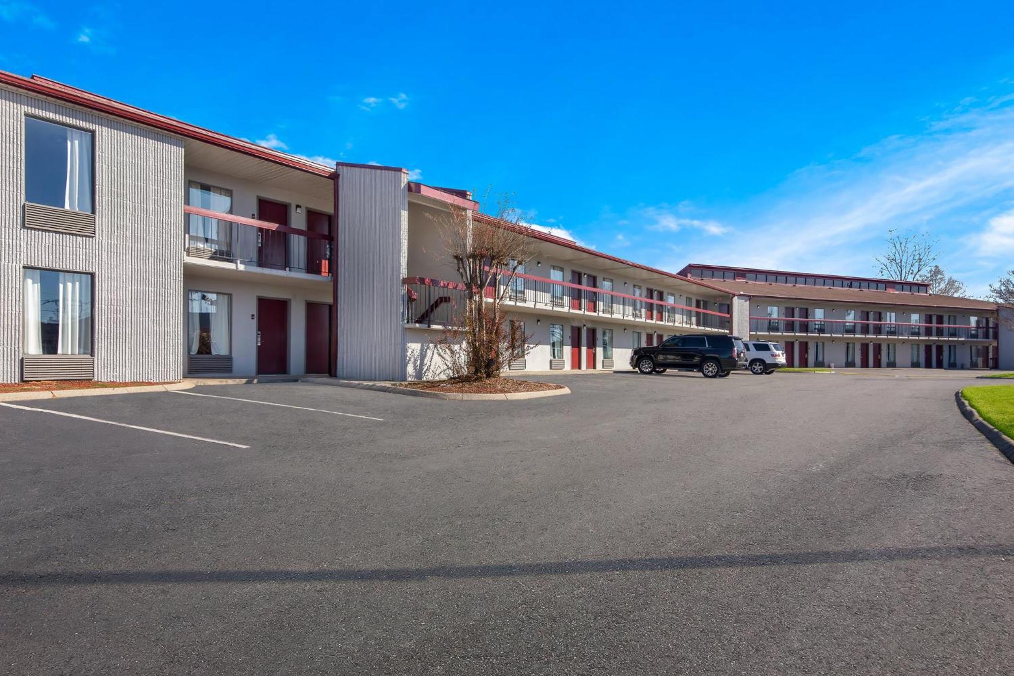 Red Roof Inn & Suites Monroe, Nc Экстерьер фото